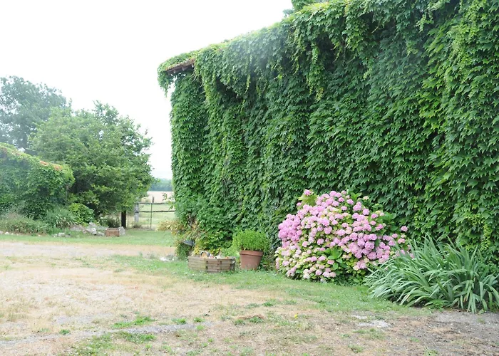 Ferme Du Grand Breton Bed and breakfast