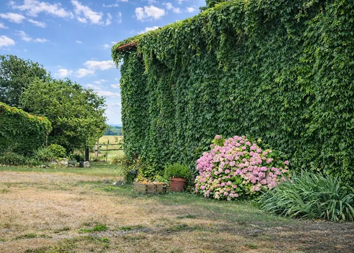 Ferme Du Grand Breton Bed and breakfast Beaumont-de-Lomagne